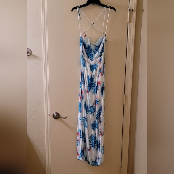 Tropical Print Maxi Dress - Picture 3 of 4